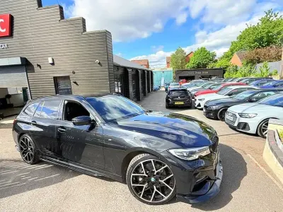 Begagnad BMW 330e M Sport 2021 Svart Kombi
