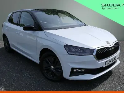 Used Skoda Fabia Colour Edition 59 HP (43 kW) 2024 Moon white metallic black magic pearl effect Hatchback