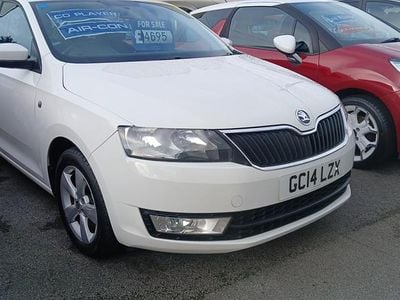 White Used 2014 Skoda Rapid SE Hatchback | £4,695 (Fair price)