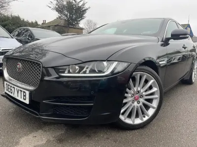 Używany Jaguar XE Portfolio 180 KM (132 kW) 2018 Czarny Sedan/Limuzyna