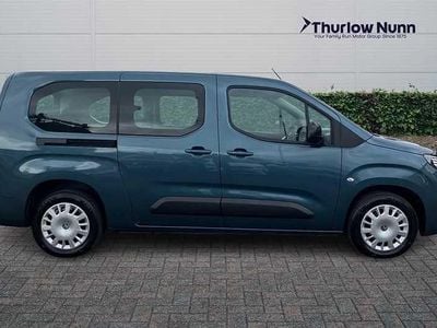 Used Vauxhall Combo Design Edition 100 kW (136 HP) 2024 Blue MPV