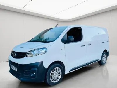 Used Vauxhall Vivaro S 100 HP (73 kW) 2020 White MPV