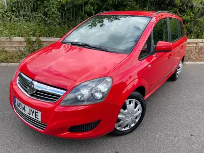 Used Vauxhall Zafira 120 HP (88 kW) 2014 Red MPV