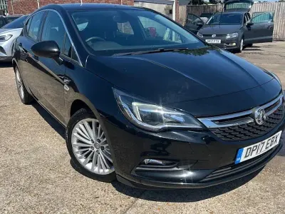 Used Vauxhall Astra Elite 110 HP (80 kW) 2017 Black Hatchback