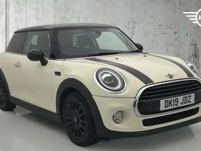 Used Mini Cooper Classic 134 HP (98 kW) 2019 White Hatchback