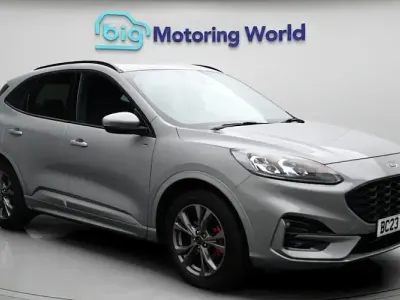 Usado Ford Kuga ST-Line 225 HP (165 kW) 2023 SUV