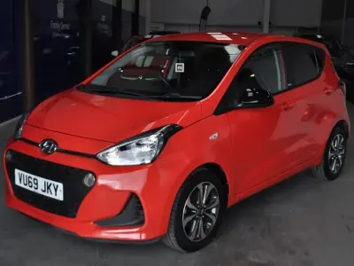 Used Hyundai i10 66 HP (48 kW) 2019 Red Hatchback
