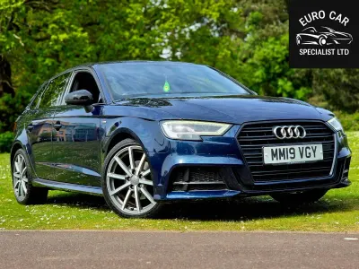 Begagnad Audi A3 Black Edition 2019 Blå Sedan