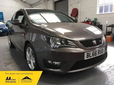 Begagnad Seat Ibiza FR 90 HK (66 kW) 2016 Grå Halvkombi