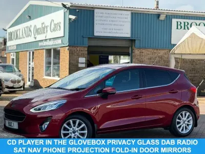 Second-hand Ford Fiesta Titanium 125 CP (91 kW) 2018 Roșu Hatchback