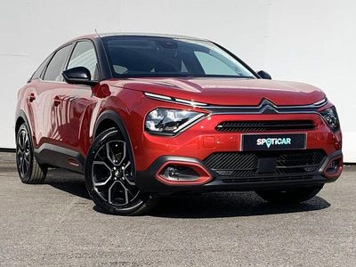 Begagnad Citroën e-C4 Shine 100 kW (136 HK) 2022 Röd Halvkombi