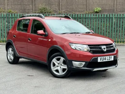 Used Dacia Sandero Stepway Ambiance 90 HP (66 kW) 2014 Red Hatchback