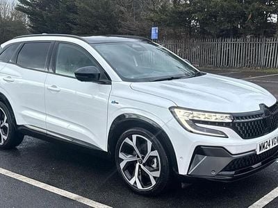 White Used 2024 Renault Austral Iconic Esprit Alpine SUV | £25,345 (Fair price)