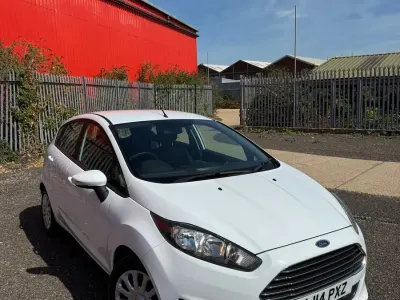 Used Ford Fiesta Zetec 98 HP (72 kW) 2014 Silver Hatchback