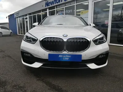 Begagnad BMW 118 Sport Line 140 HK (102 kW) 2020 Vit Halvkombi