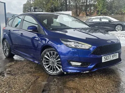 Usado Ford Focus ST-Line 125 HP (91 kW) 2017 Azul Citadino