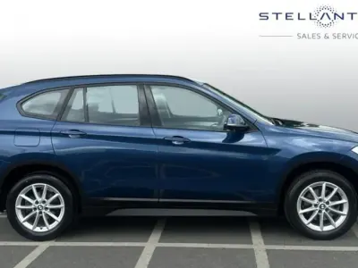 Begagnad BMW X1 Comfort Edition 134 HK (98 kW) 2021 Blå SUV