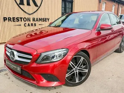 Usado Mercedes C220 Sport Edition 194 HP (142 kW) 2019 Vermelho Sedan