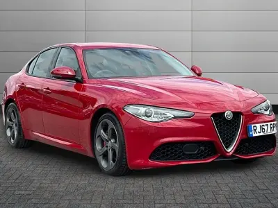 Used Alfa Romeo Giulia Saloon Edizione Speciale 178 HP (130 kW) 2018 Red Sedan
