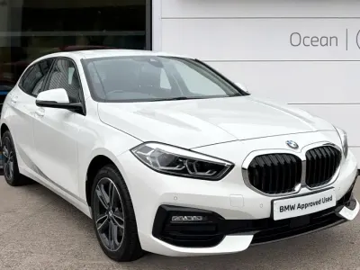 Usado BMW 118 Sport Line 134 HP (98 kW) 2022 Branco Citadino