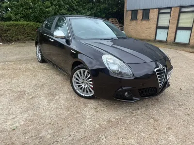 Begagnad Alfa Romeo Giulietta 2013 Svart Halvkombi