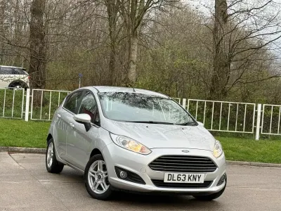 Usado Ford Fiesta Zetec 2014 Prateado Citadino