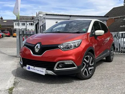 Used Renault Captur Signature 90 HP (66 kW) 2015 Red SUV