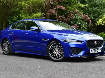 Gebraucht Jaguar XE R-Dynamic 180 PS (132 kW) 2019 Blau Limousine