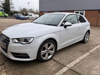 Used Audi A3 Sport 125 HP (91 kW) 2014 White Hatchback