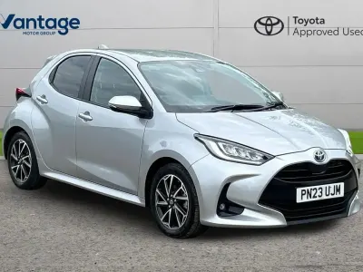 Used Toyota Yaris Design 113 HP (83 kW) 2023 Silver Hatchback