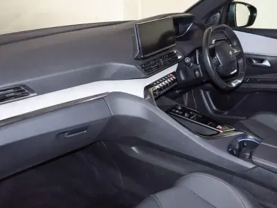 Używany Peugeot 5008 GT 129 KM (94 kW) 2024 Niebieski SUV