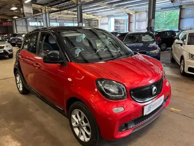 Used Smart ForFour Passion 71 HP (52 kW) 2015 Red Hatchback