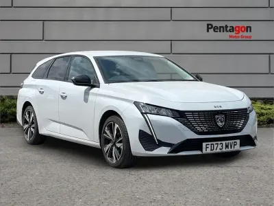 Used Peugeot 308 Allure 128 HP (94 kW) 2023 White Estate