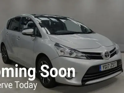 Used Toyota Verso Design 147 HP (108 kW) 2017 Silver MPV