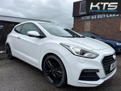 Used Hyundai i30 Turbo 186 HP (136 kW) 2016 White Hatchback
