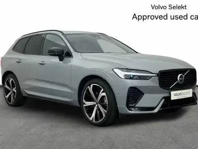 Usado Volvo XC60 Ultra 247 HP (181 kW) 2025 Cinzento SUV