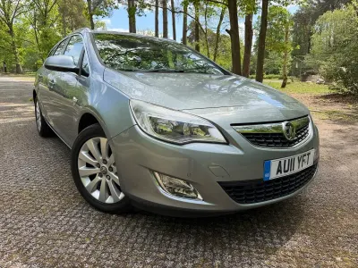 Used Vauxhall Astra 165 HP (121 kW) 2011 Silver Estate