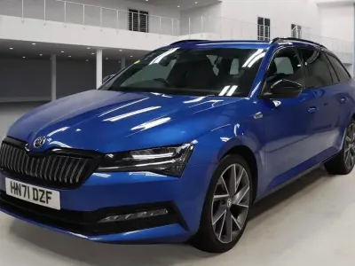 Used Skoda Superb SportlinePlus 218 HP (160 kW) 2021 Blue Estate