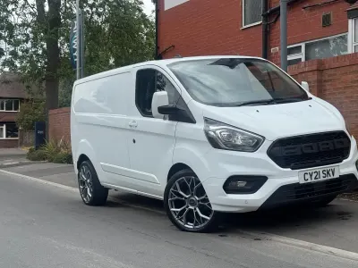 Used Ford Transit Custom Limited 130 HP (95 kW) 2021 White Van