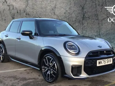 Usado Mini Cooper S Hatch 201 CV (147 kW) 2025 Plateado Utilitario