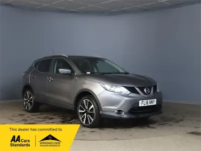 Used Nissan Qashqai Tekna 110 HP (80 kW) 2016 Grey SUV