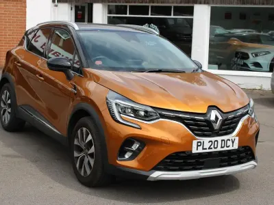 Used Renault Captur Version S 131 HP (96 kW) 2020 Orange/black SUV