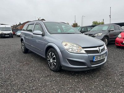 Used Vauxhall Astra Design Edition 138 HP (101 kW) 2009 Silver Estate