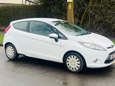 Used Ford Fiesta 82 HP (60 kW) 2011 White Hatchback