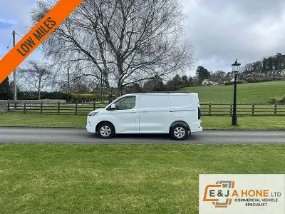 Used Ford Transit Custom Limited 136 HP (100 kW) 2025 White Van
