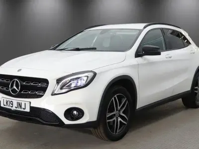 Used Mercedes GLA180 Urban 122 HP (89 kW) 2019 White SUV