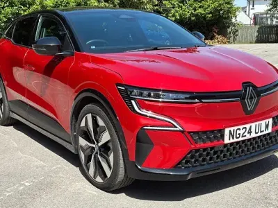 Used Renault Megane E-Tech Komfort 160 kW (218 HP) 2024 Red  Hatchback