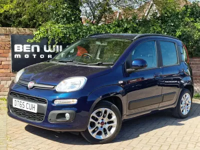 Usado Fiat Panda Lounge 85 HP (62 kW) 2016 Azul Citadino
