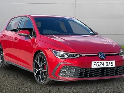 Second-hand VW Golf VIII GTI 245 CP (180 kW) 2024 Roșu Hatchback