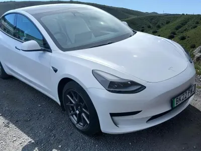 Usado Tesla Model 3 Standard Range 52 kW (72 HP) 2022 Branco Sedan